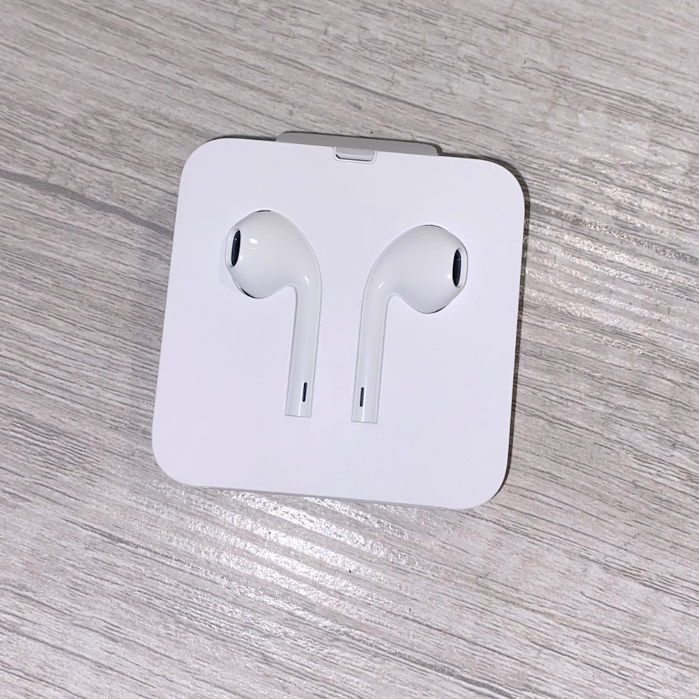 *New* Apple Wired EarPods
